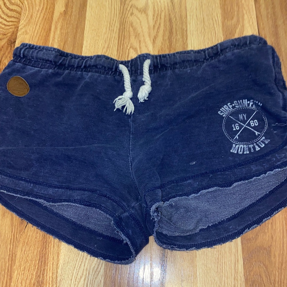 Montauk New York shorts size xl